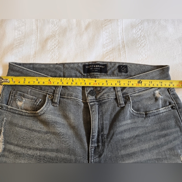 Lucky Brand Gray Skinny Jeans with Distressed Details - Picture 4 of 10